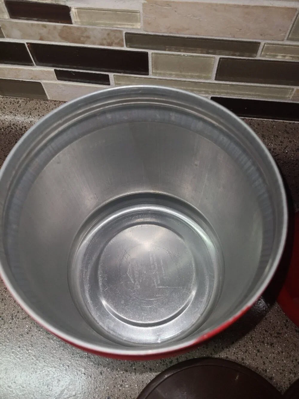VTG West Bend 3 Aluminum Nesting Canisters & Lids Retro Mid Century Red & Brown
